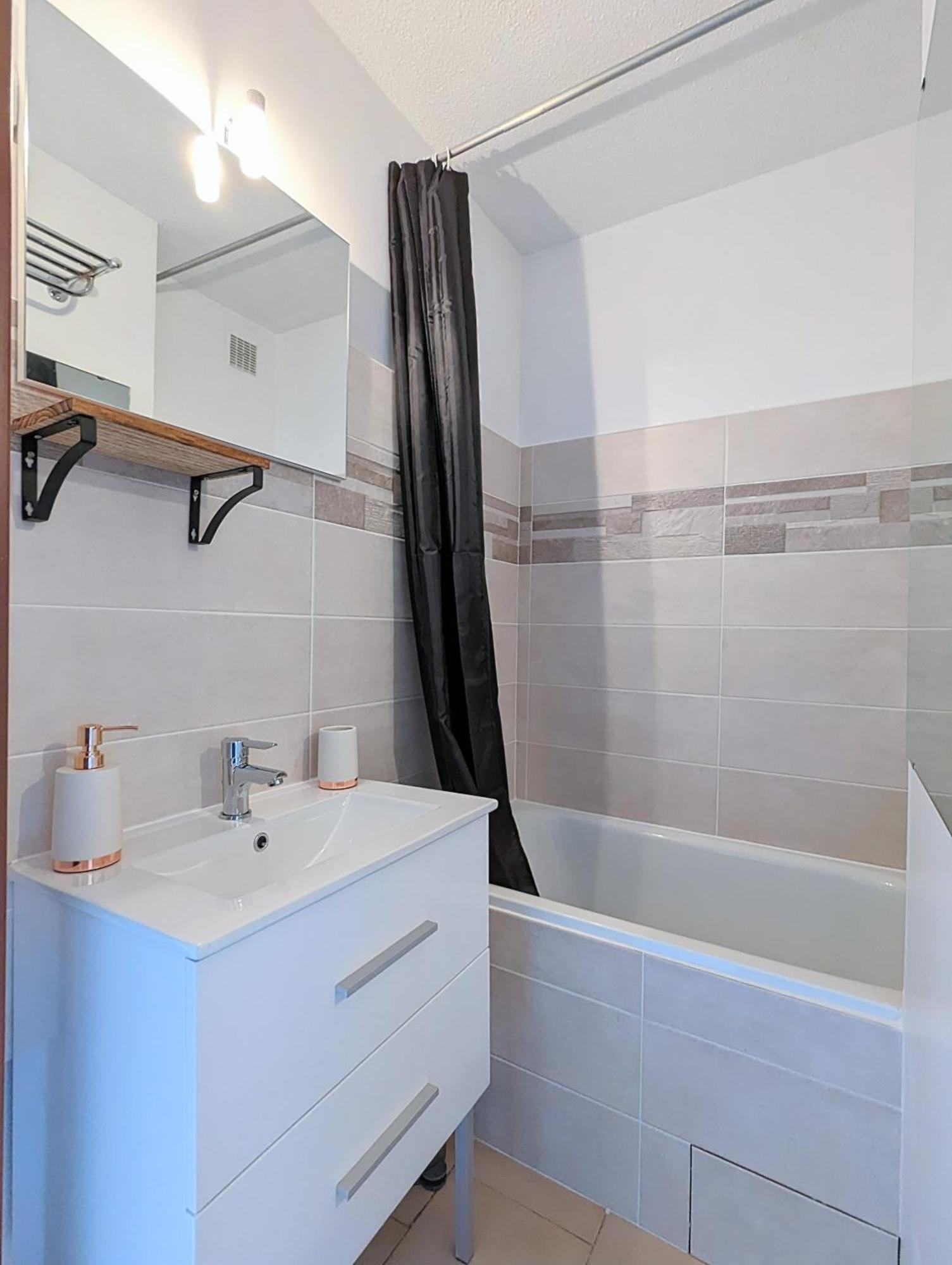 Appartement Au Calme + Parking Agde Luaran gambar